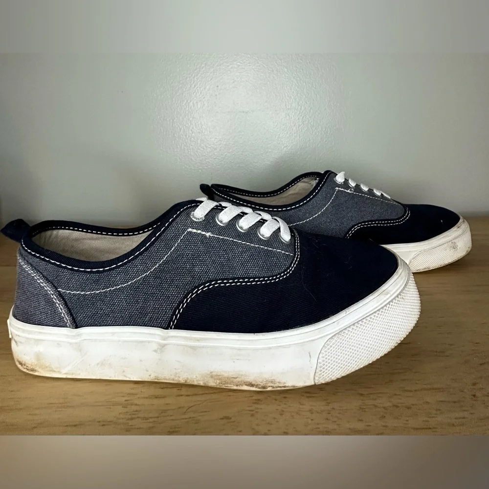 Old Navy Casual Slip On Canvas Shoe‎ Navy Gray Boys 4 Faux White Laces